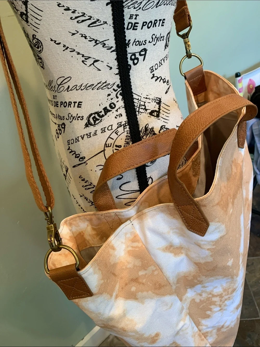 Thirty-One Classic Canvas Fawn Tie Dye Large Tote Bag Removable Crossbody Strap